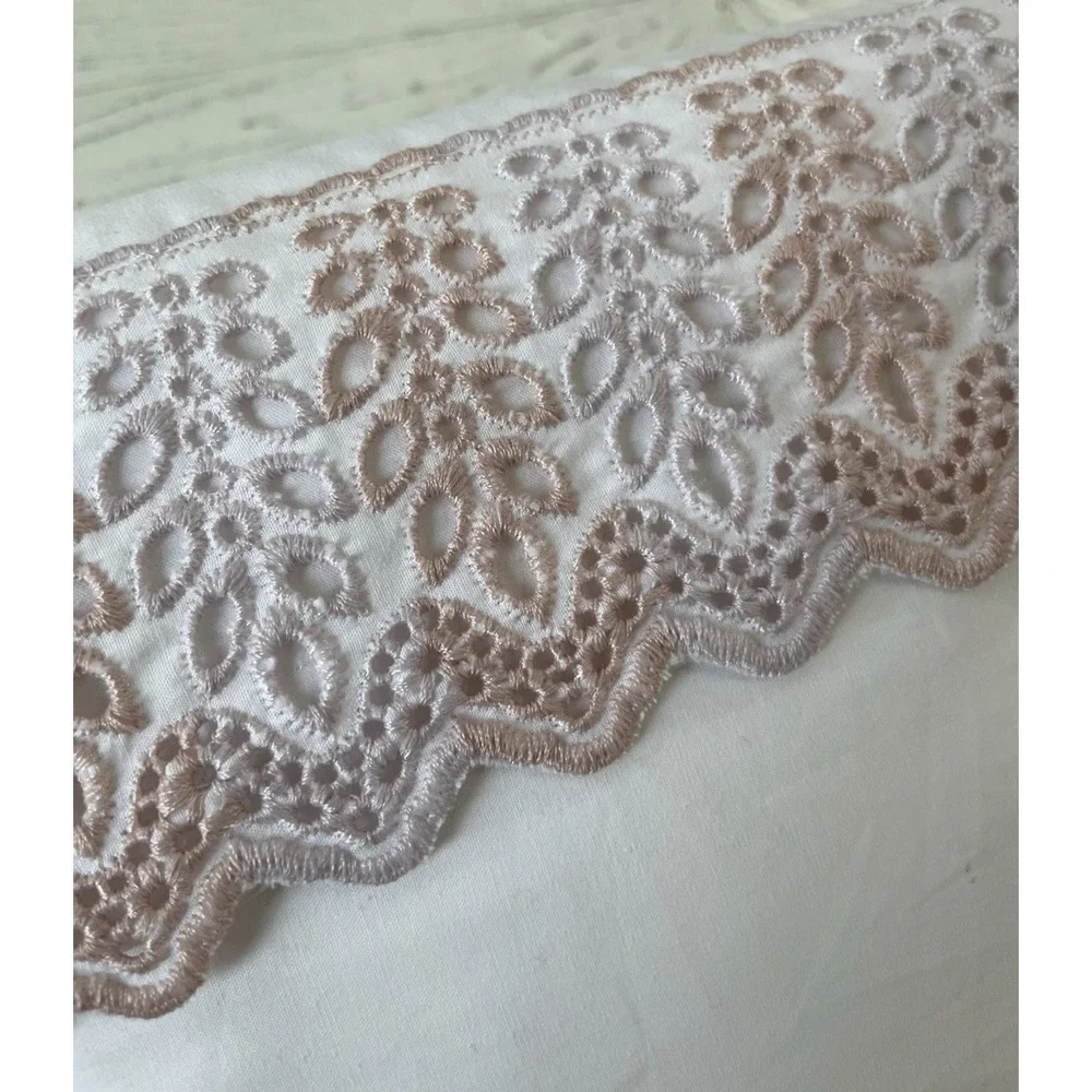 Rachel Ashwell Pink Embroidered Eyelet Hem QUEEN Sheet Set‎ White 100% Cotton